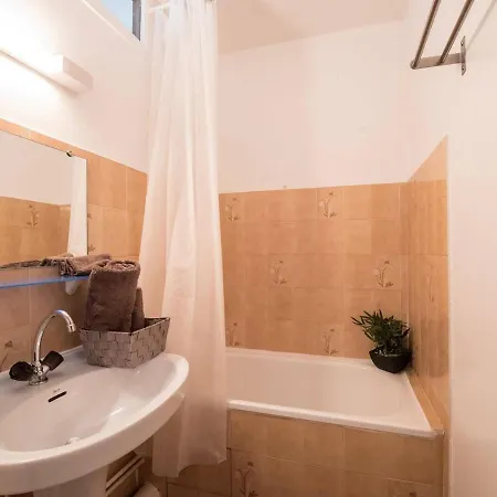 Cosy 4 Pers Saint-lary Village - Fr-1-296-163 Апартаменты *